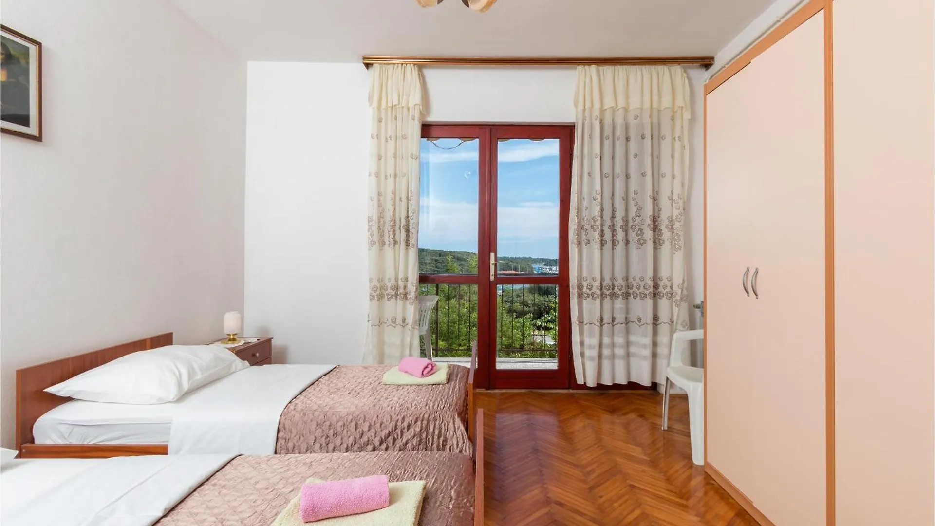 Cozy Apartment In Pula With Kitchen Croatia