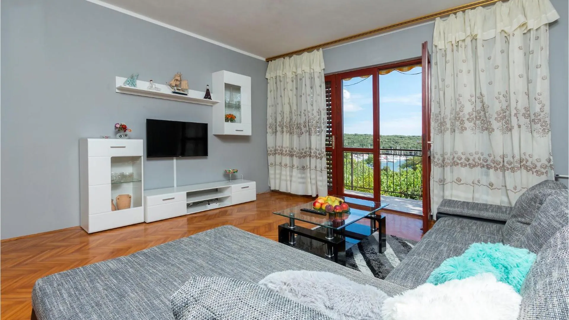 Cozy Apartment In Pula With Kitchen